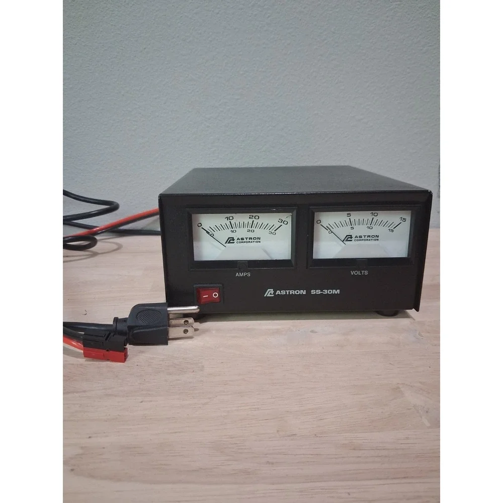 Astron SS-30M Dual Meter 13.8VDC Switching Power Supply 25/30A